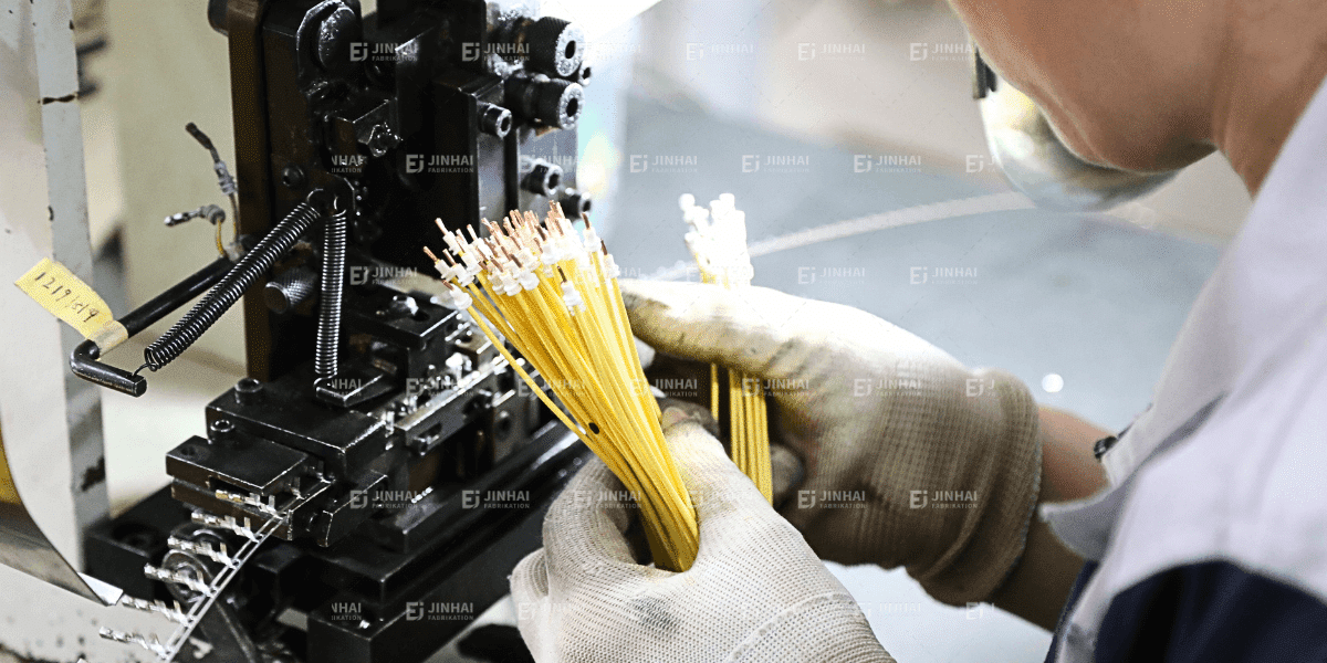 Wire Harness Custom: Semi-automatic crimping of terminals with waterproof plugs