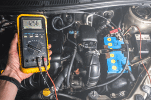 Connecting the voltmeter to the battery